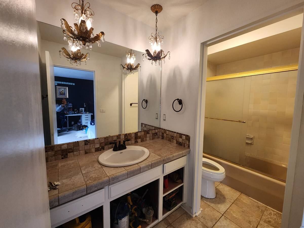 Bathroom before renovation